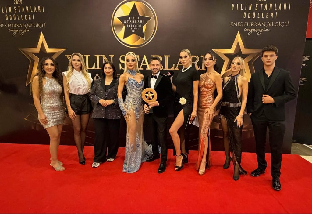 f8c264b9-0185-4b1c-9875-ff71c8e80dc3 UÇANKUŞ MAGAZİN | ENES FURKAN BİLGİÇLİ İMZASIYLA YILIN STARLARI ÖDÜLLERİ SAHİPLERİNE KAVUŞTU